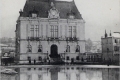 M Place Galignani, Hôtel de ville